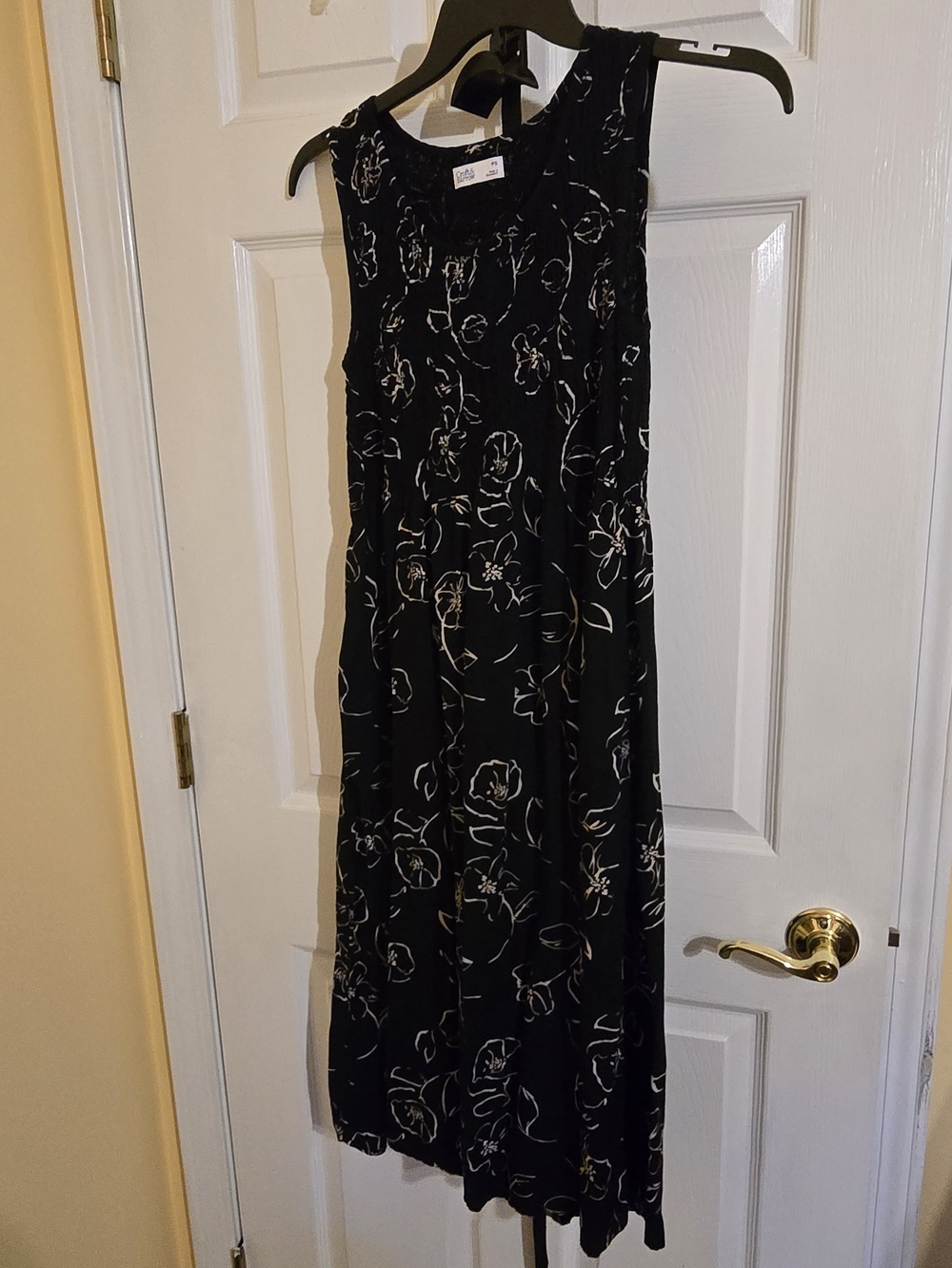 croft & barrow Black Sleeveless Maxi Dress with White Floral Print